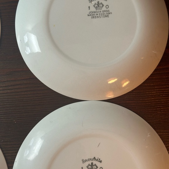 Johnson Brothers Snowwhite plates set of 4 - Picture 4 of 8